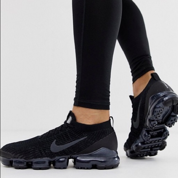 All black nike vapormax flyknit Clearance